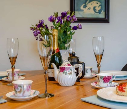 Orchard Cottage Dining Table - StayCotswold