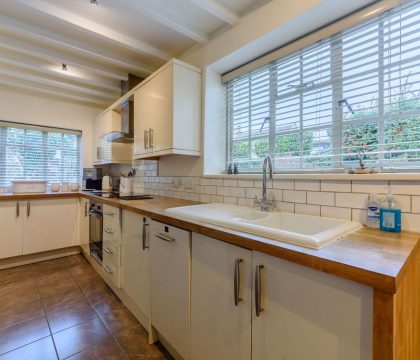 Orchard Cottage Kitchen - StayCotswold