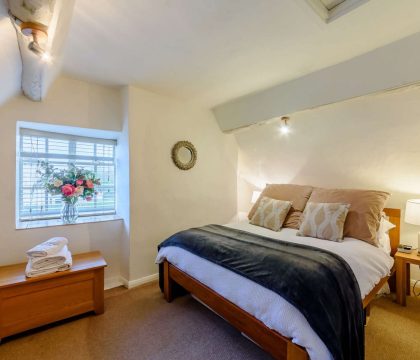 Orchard Cottage Master Bedroom - StayCotswold