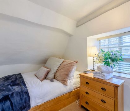 Orchard Cottage Bedroom 2 - StayCotswold