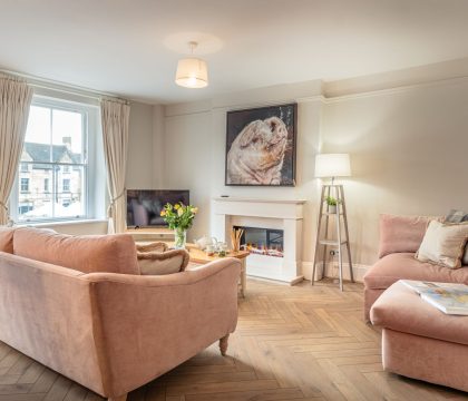 Piggy in the Middle Sitting Area - StayCotswold