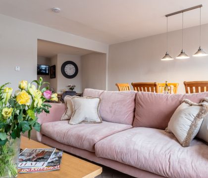Piggy in the Middle Sitting Area - StayCotswold