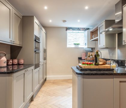 Piggy in the Middle Kitchen - StayCotswold