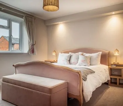Piggy in the Middle Master Bedroom - StayCotswold