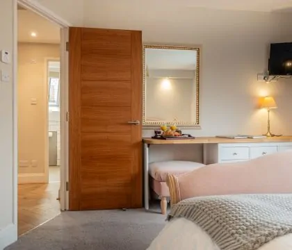 Piggy in the Middle Master Bedroom - StayCotswold