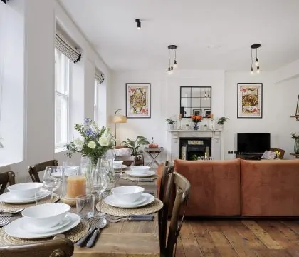 Bakers Flat Kitchen/Dining Area - StayCotswold