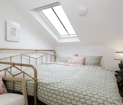 Bakers Flat Bedroom 3 - StayCotswold