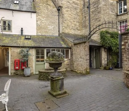 Bakers Flat The Bakers Yard - StayCotswold