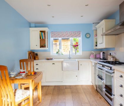 Kingsley House Kitchen - StayCotswold