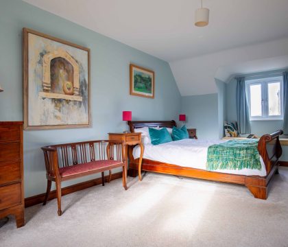 Kingsley House Master Bedroom - StayCotswold