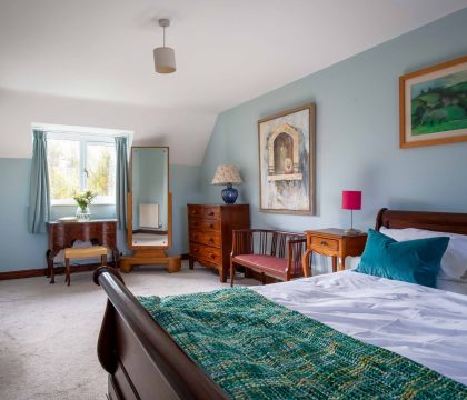Kingsley House Master Bedroom - StayCotswold