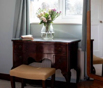 Kingsley House Master Bedroom - StayCotswold