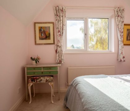 Kingsley House Bedroom 2 - StayCotswold