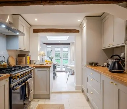 Stonecrop Cottage Kitchen/Breakfast Room - StayCotswold