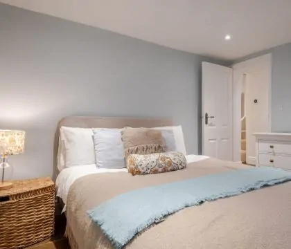 Stonecrop Cottage Bedroom 3 - StayCotswold