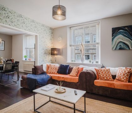 Licatas Apartment Sitting Room - StayCotswold
