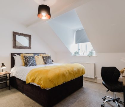 Licatas Apartment Master Bedroom - StayCotswold