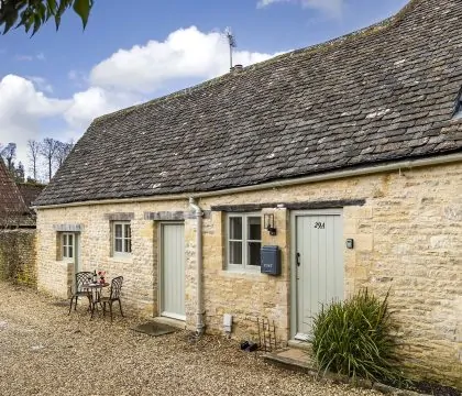 Little Bird Cottage - StayCotswold