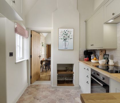Little Bird Cottage Kitchen - StayCotswold