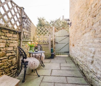 Cobblers Cottage Garden - StayCotswold