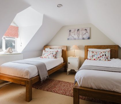 Cobblers Cottage Twin Room - StayCotswold