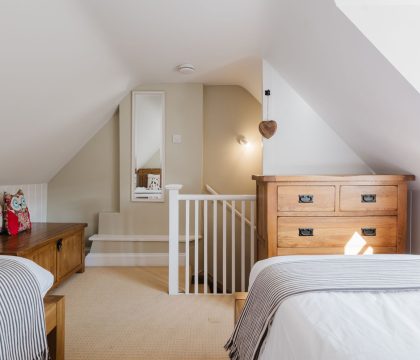 Cobblers Cottage Twin Room - StayCotswold