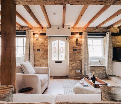 Ringers Cottage Sitting/Dining Room - StayCotswold