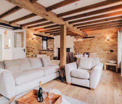 Ringers Cottage Sitting/Dining Room - StayCotswold