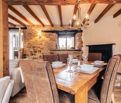 Ringers Cottage Sitting/Dining Room - StayCotswold