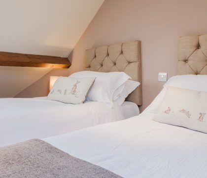Ringers Cottage Bedroom 2 - StayCotswold