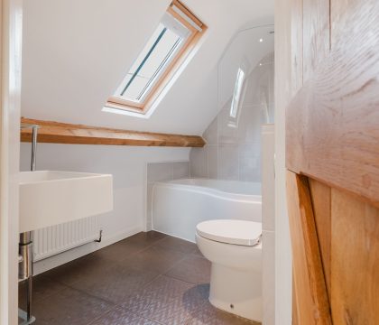 Ringers Cottage Bedroom 2 Ensuite - StayCotswold