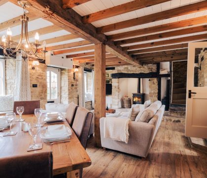 Ringers Cottage Sitting/Dining Room - StayCotswold