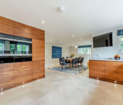 Stonelands Kitchen - StayCotswold