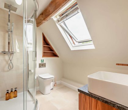 Stonelands Bedroom 5 Ensuite - StayCotswold