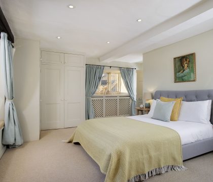 Green Farm House Bedroom 4 - StayCotswold