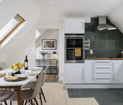 Orchard House at Broadwell Manor Kitchen/Dining Area - StayCotswold