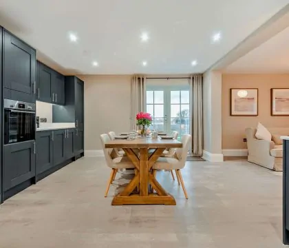 Riverview Kitchen/Dining Area - StayCotswold