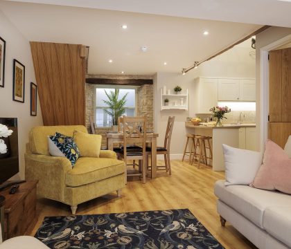 The Staircase Living Room - StayCotswold
