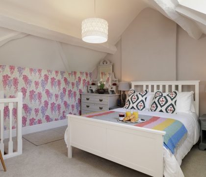 Archway House Master Bedroom - StayCotswold