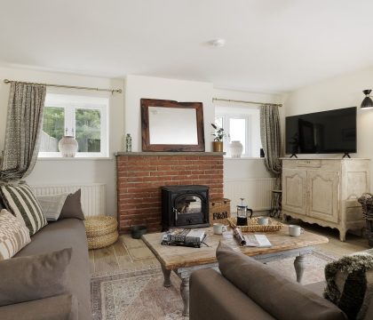 Coleman's Elm Sitting Room - StayCotswold