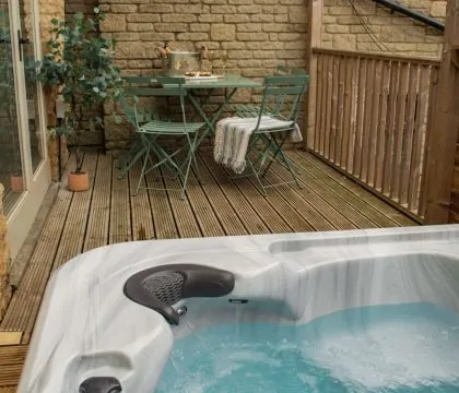 Upper Barn Decking - StayCotswold