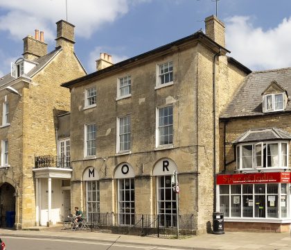 Molls Yard - StayCotswold
