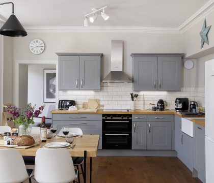 Molls Yard Kitchen - StayCotswold
