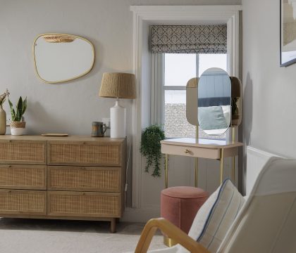 Molls Yard Master Bedroom - StayCotswold