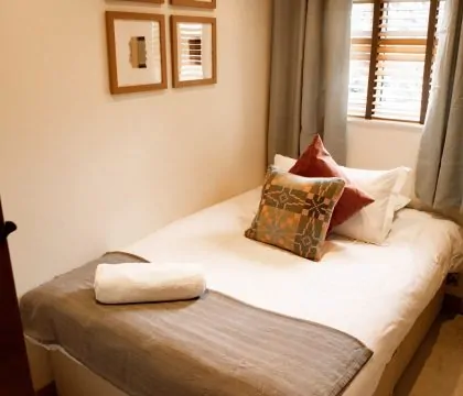 The Old Sweet Shop Bedroom 2 - StayCotswold