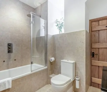 The Brewery Bathroom - StayCotswold