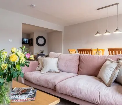 Piggy in the Middle Sitting Area - StayCotswold