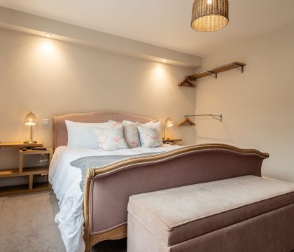 Piggy in the Middle Master Bedroom - StayCotswold