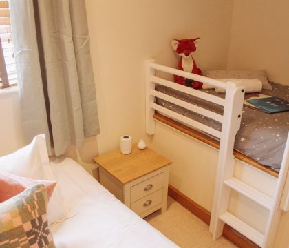 The Old Sweet Shop Bedroom 2 - StayCotswold