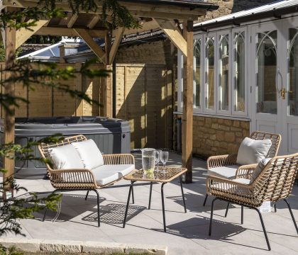 3 & 4 Hawthorn Cottages Garden With Hot Tub - StayCotswold